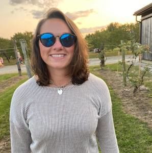 Meet your Posher, Courtney